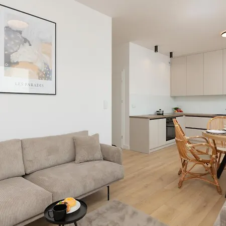 Optykow Spacious & Cosy With Parking By Renters Lejlighed *