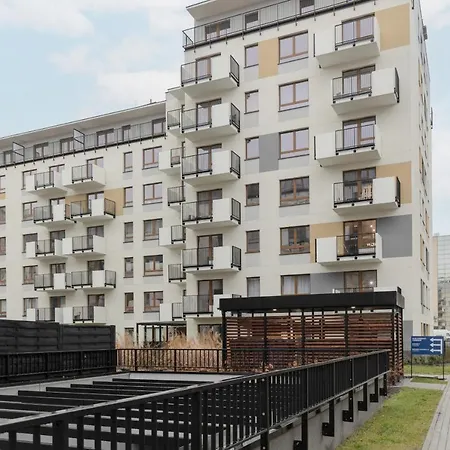 Optykow Spacious & Cosy With Parking By Renters Warszawa